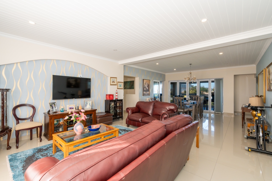 4 Bedroom Property for Sale in Myburgh Park Western Cape